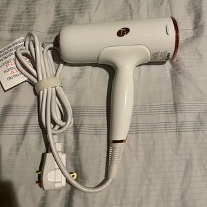 T3 micro cura blow dryer